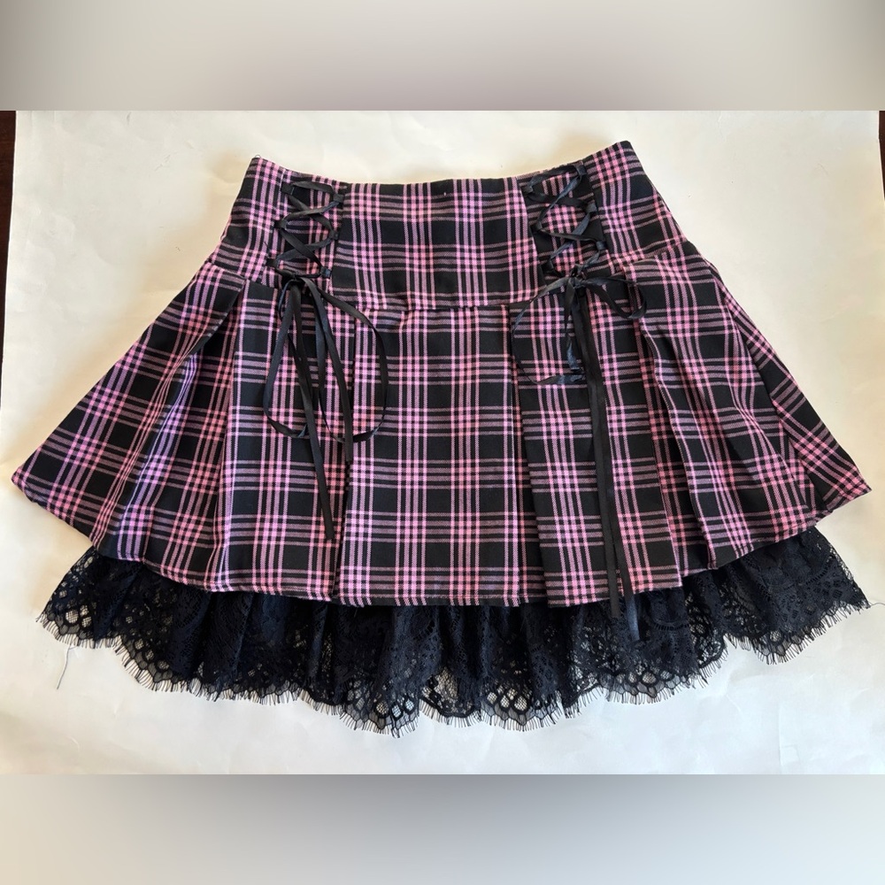 Hot Topic Skirt - Women’s, Pink/Blk Plaid, Lace Lined, Mini Skirt. Size XSmall